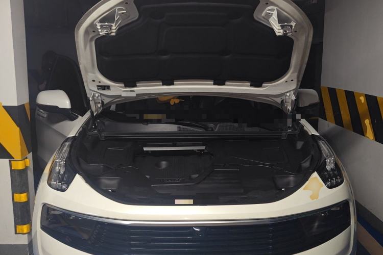 Used Lynk & Co 01 2019 2.0T Two-Wheel Drive Zhaopu Version China VI Standard Engine Bay