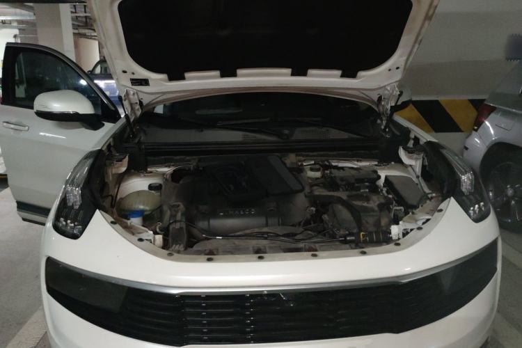 Used Lynk & Co 01 2019 2.0T Two-Wheel-Drive Pro Version China VI Standard Engine Bay