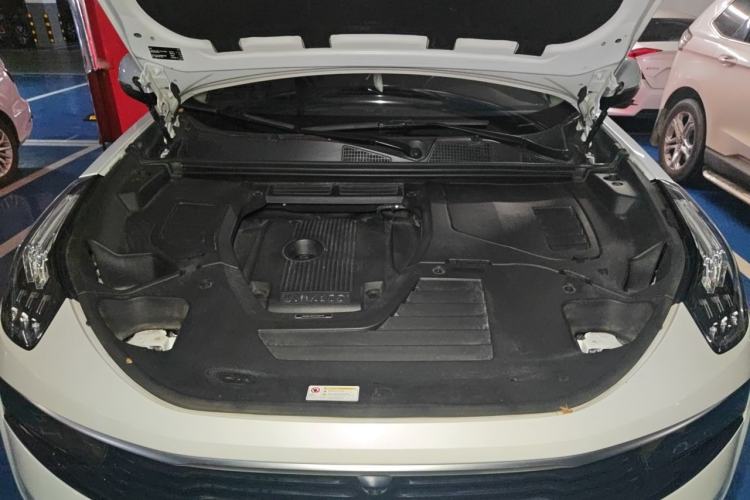 Used Lynk & Co 01 2019 2.0T Two-Wheel-Drive Pro Version China VI Standard Engine Bay