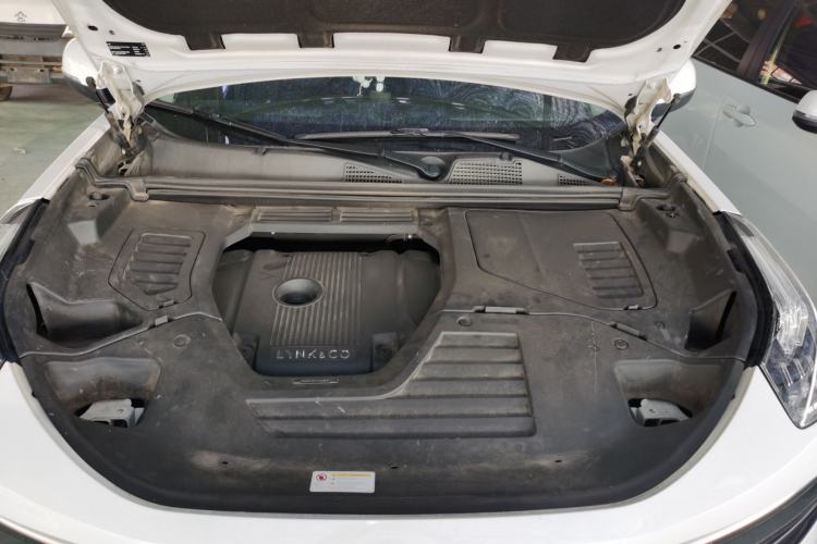 Used Lynk & Co 01 2019 2.0T Two-Wheel-Drive Pro Version China VI Standard Engine Bay