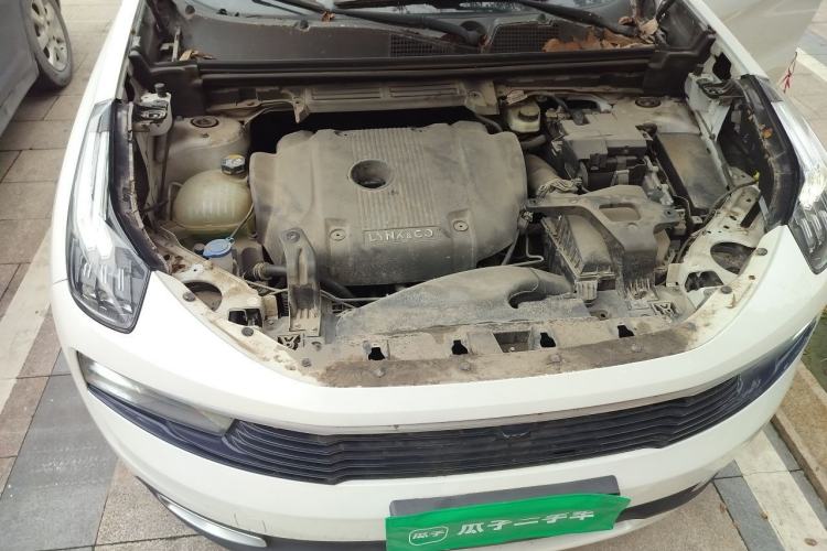 Used Lynk & Co 01 2019 2.0T Two-Wheel-Drive Pro Version China VI Standard Engine Bay