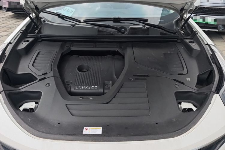 Used Lynk & Co 01 2019 2.0T Two-Wheel-Drive Pro Version China VI Standard Engine Bay