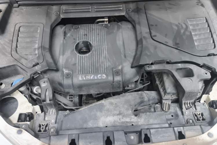 Used Lynk & Co 01 2019 2.0T Two-Wheel-Drive Pro Version China VI Standard Engine Bay