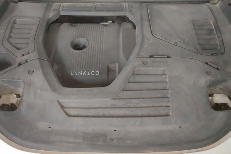 Used Lynk & Co 01 2019 2.0T Two-Wheel-Drive Pro Version China V Standard Engine Bay