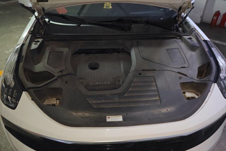 Used Lynk & Co 01 2019 2.0T Two-Wheel-Drive Pro Version China V Standard Engine Bay