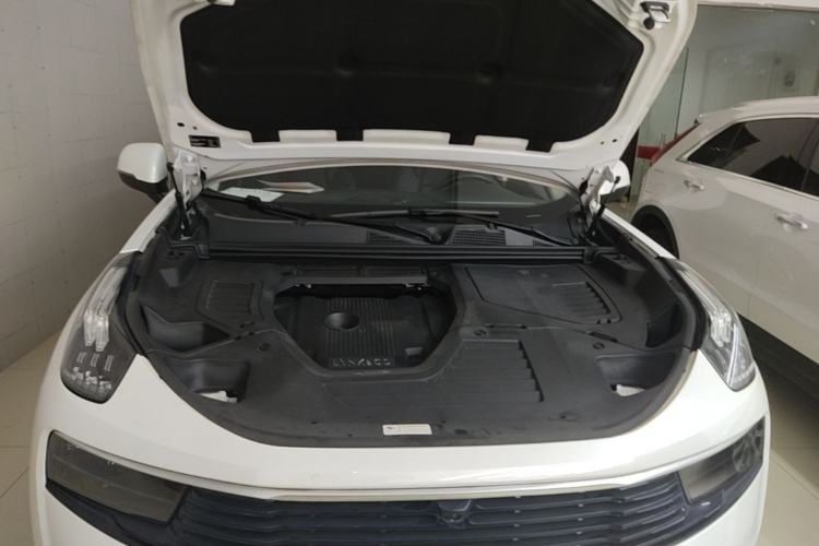 Used Lynk & Co 01 2019 2.0T Two-Wheel-Drive Pro Version China VI Standard Engine Bay