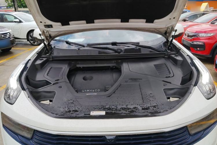 Used Lynk & Co 01 2019 2.0T Two-Wheel-Drive Pro Version China VI Standard Engine Bay