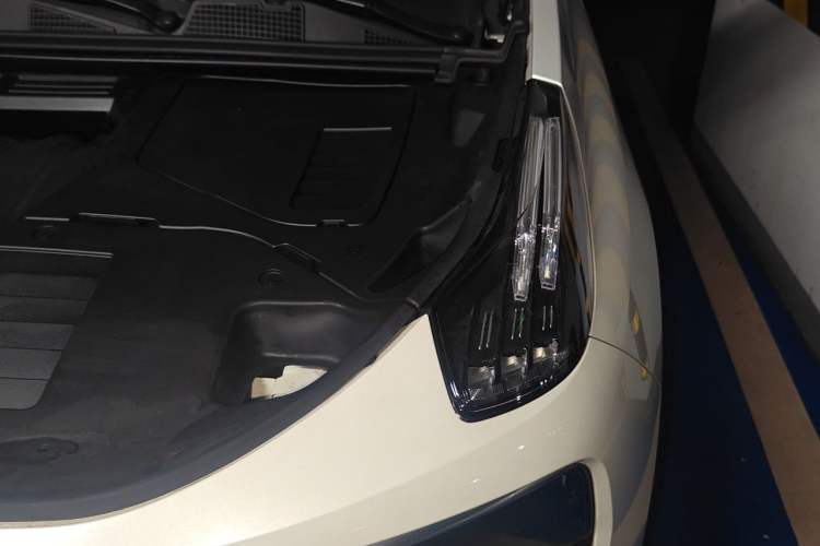 Used Lynk & Co 01 2019 2.0T Two-Wheel Drive Zhaopu Version China VI Standard Engine Bay Left