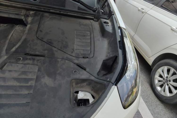 Used Lynk & Co 01 2019 2.0T Two-Wheel-Drive Pro Version China VI Standard Engine Bay Left