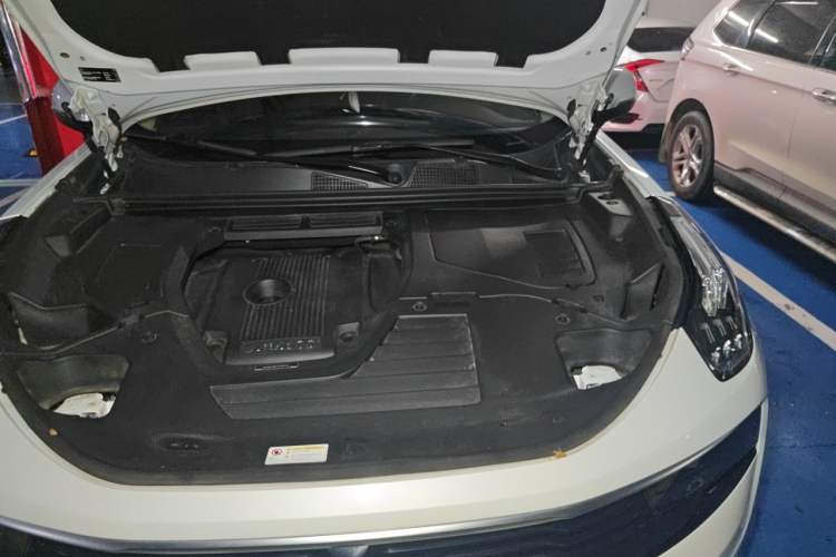 Used Lynk & Co 01 2019 2.0T Two-Wheel-Drive Pro Version China VI Standard Engine Bay Left