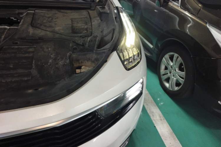 Used Lynk & Co 01 2019 2.0T Two-Wheel-Drive Pro Version China VI Standard Engine Bay Left