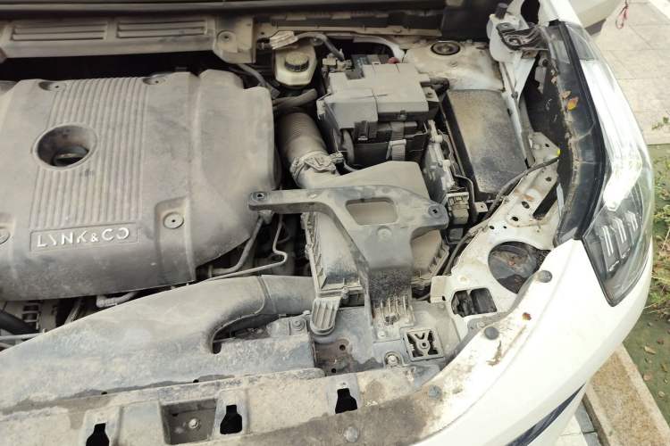 Used Lynk & Co 01 2019 2.0T Two-Wheel-Drive Pro Version China VI Standard Engine Bay Left