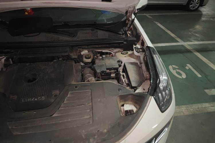 Used Lynk & Co 01 2019 2.0T Two-Wheel-Drive Pro Version China VI Standard Engine Bay Left