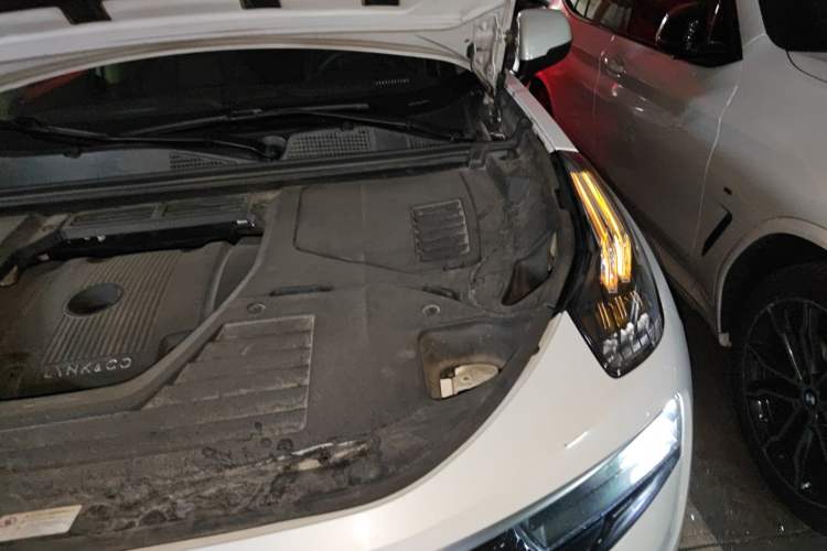Used Lynk & Co 01 2019 2.0T Two-Wheel-Drive Pro Version China VI Standard Engine Bay Left