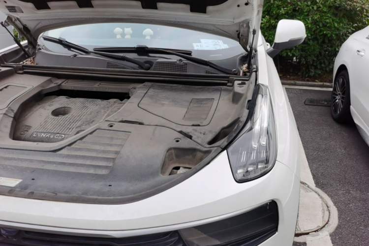 Used Lynk & Co 01 2019 2.0T Two-Wheel-Drive Pro Version China VI Standard Engine Bay Left