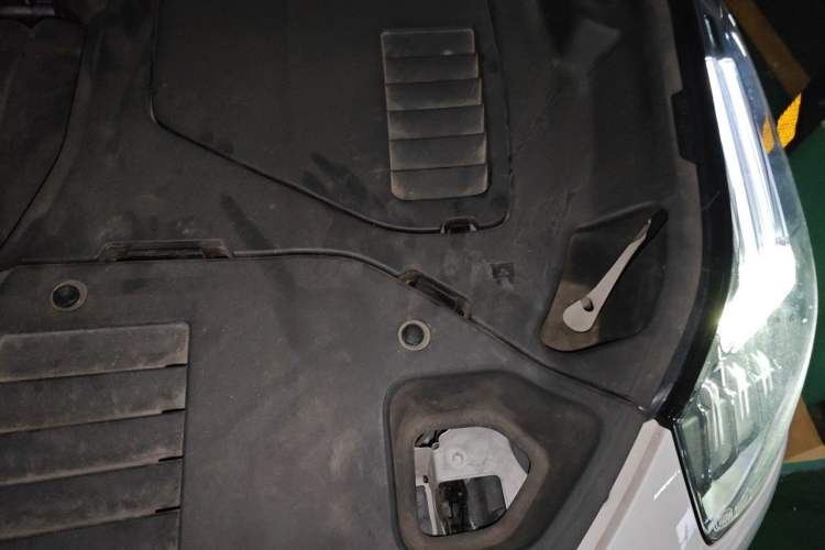 Used Lynk & Co 01 2019 2.0T Two-Wheel-Drive Pro Version China V Standard Engine Bay Left