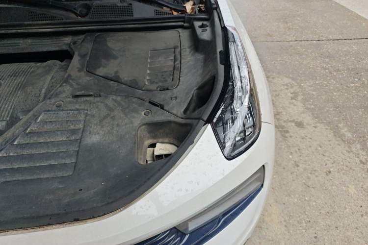 Used Lynk & Co 01 2019 2.0T Two-Wheel-Drive Pro Version China VI Standard Engine Bay Left