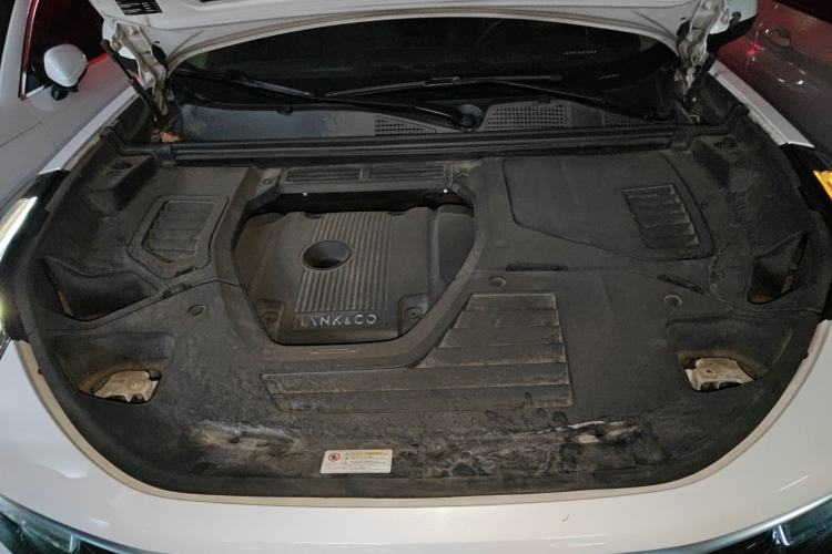 Used Lynk & Co 01 2019 2.0T Two-Wheel-Drive Pro Version China VI Standard Engine Bay