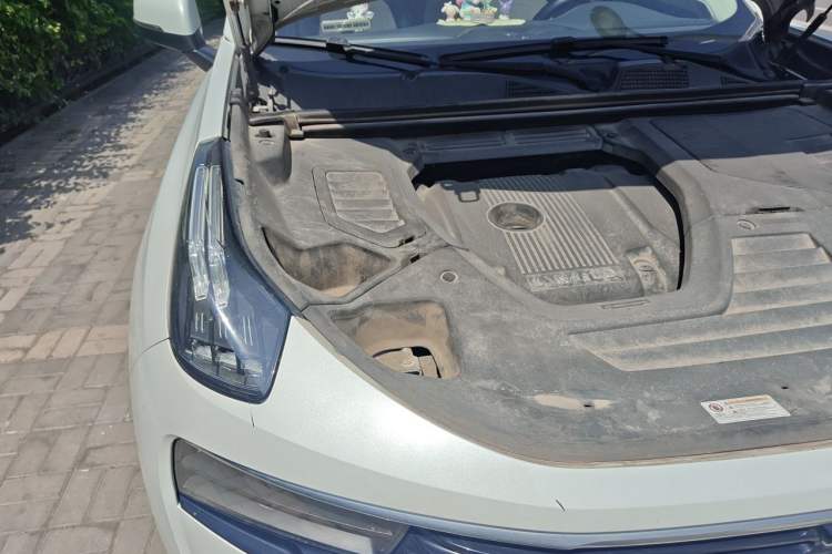 Used Lynk & Co 01 2019 2.0T Two-Wheel-Drive Pro Version China VI Standard Engine Bay Right
