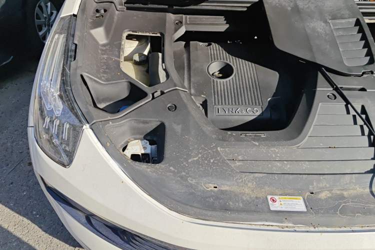 Used Lynk & Co 01 2019 2.0T Two-Wheel-Drive Pro Version China VI Standard Engine Bay Right