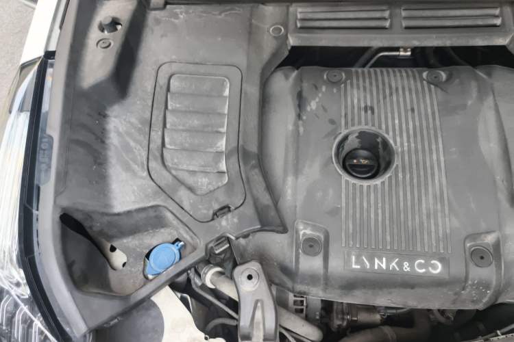 Used Lynk & Co 01 2019 2.0T Two-Wheel-Drive Pro Version China VI Standard Engine Bay Right
