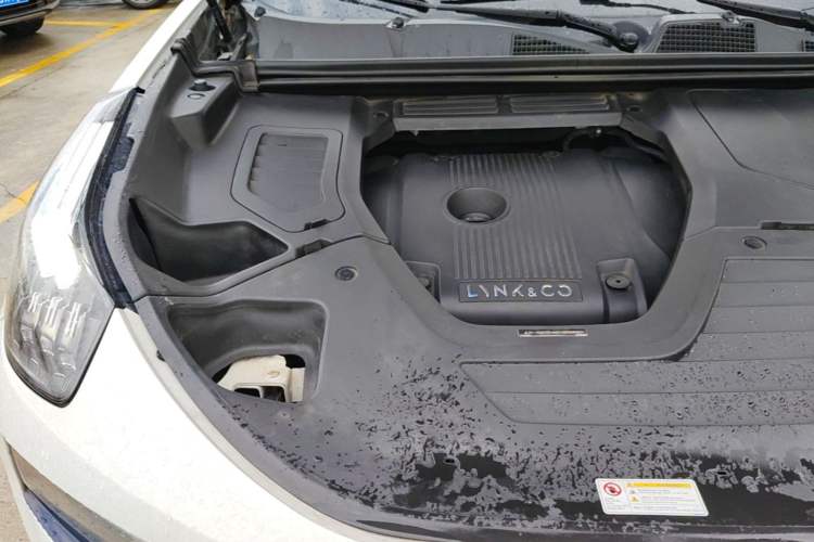 Used Lynk & Co 01 2019 2.0T Two-Wheel-Drive Pro Version China VI Standard Engine Bay Right