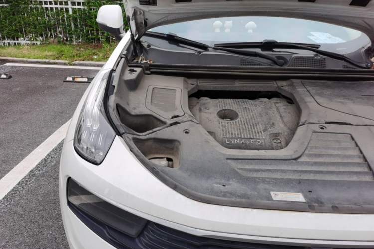 Used Lynk & Co 01 2019 2.0T Two-Wheel-Drive Pro Version China VI Standard Engine Bay Right
