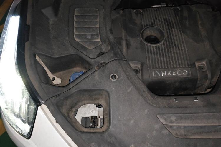 Used Lynk & Co 01 2019 2.0T Two-Wheel-Drive Pro Version China V Standard Engine Bay Right