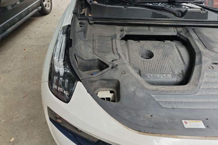 Used Lynk & Co 01 2019 2.0T Two-Wheel-Drive Pro Version China VI Standard Engine Bay Right