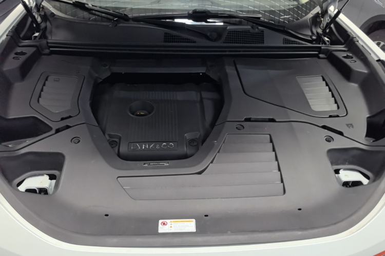 Used Lynk & Co 01 2019 2.0T Two-Wheel-Drive Pro Version China VI Standard Engine Bay