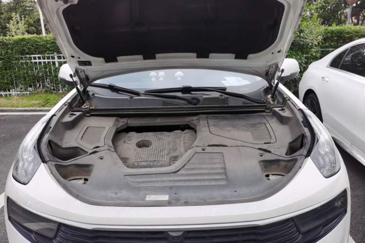Used Lynk & Co 01 2019 2.0T Two-Wheel-Drive Pro Version China VI Standard Engine Bay