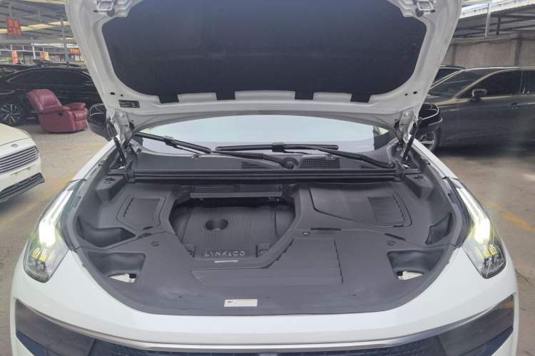 Used Lynk & Co 01 2019 2.0T Four-Wheel Drive Genie Pro Version China VI Standard Engine Bay