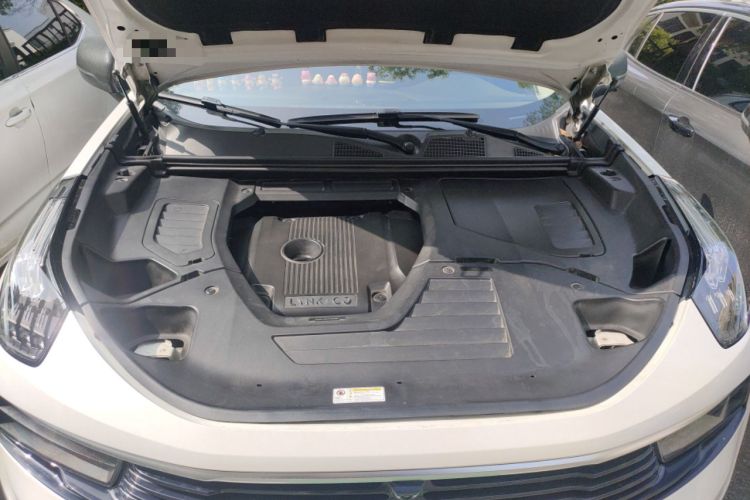 Used Lynk & Co 01 2019 2.0T Two-Wheel-Drive Pro Version China VI Standard Engine Bay