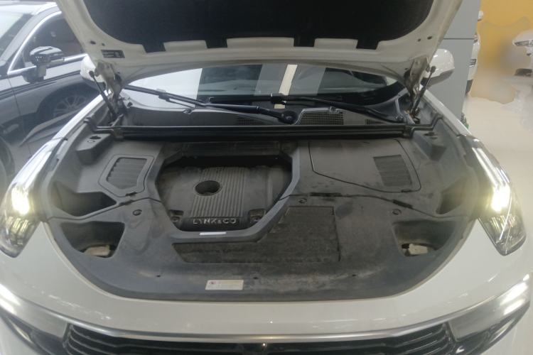 Used Lynk & Co 01 2019 2.0T Two-Wheel-Drive Pro Version China VI Standard Engine Bay