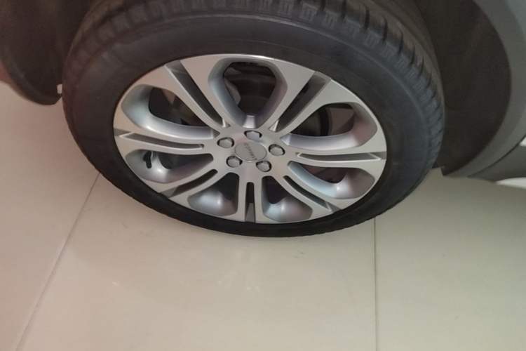 Used Lynk & Co 01 2019 2.0T Two-Wheel-Drive Pro Version China VI Standard Exterior 5