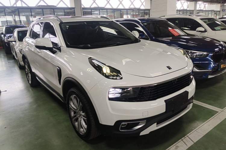 Used Lynk & Co 01 2019 2.0T Two-Wheel-Drive Pro Version China VI Standard Front Right 45 Deg