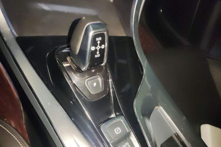 Used Lynk & Co 01 2019 2.0T Two-Wheel-Drive Pro Version China VI Standard Gear Lever