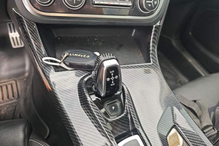 Used Lynk & Co 01 2019 2.0T Two-Wheel-Drive Pro Version China VI Standard Gear Lever