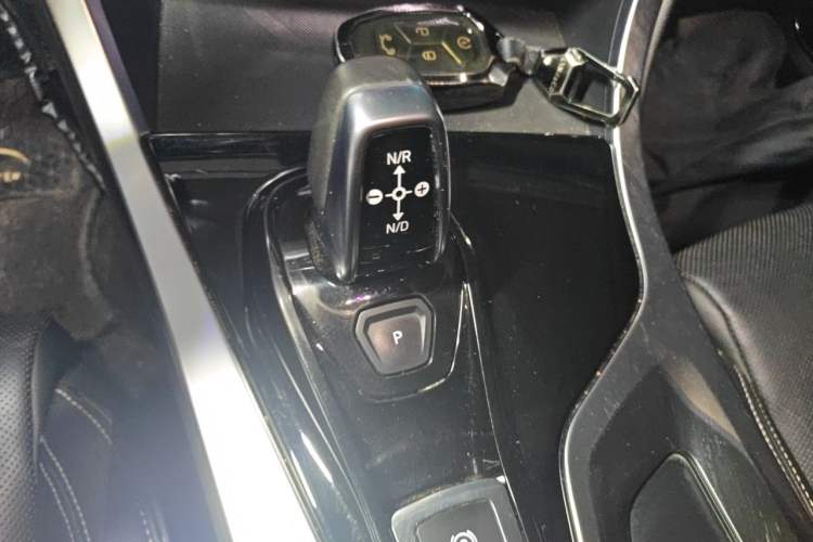 Used Lynk & Co 01 2019 2.0T Two-Wheel-Drive Pro Version China VI Standard Gear Lever