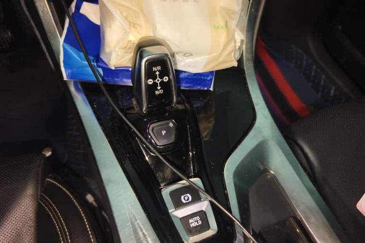 Used Lynk & Co 01 2019 2.0T Two-Wheel-Drive Pro Version China VI Standard Gear Lever
