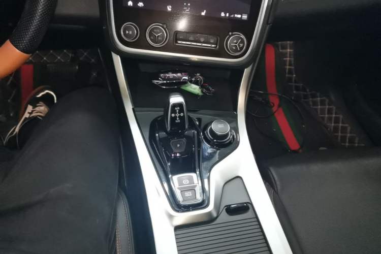 Used Lynk & Co 01 2019 2.0T Four-Wheel Drive Genie Pro Version China V Emission Standard Gear Lever