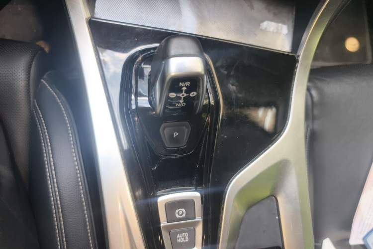 Used Lynk & Co 01 2019 2.0T Two-Wheel-Drive Pro Version China VI Standard Gear Lever