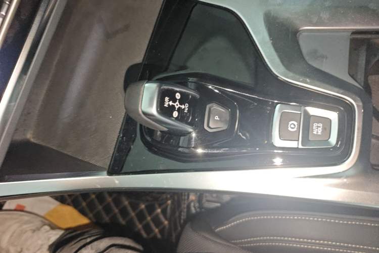 Used Lynk & Co 01 2019 2.0T Two-Wheel-Drive Pro Version China VI Standard Gear Lever