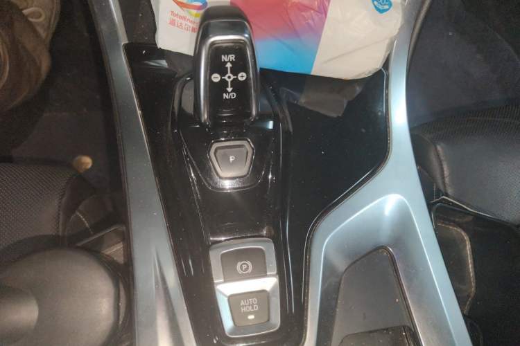 Used Lynk & Co 01 2019 2.0T Two-Wheel-Drive Pro Version China VI Standard Gear Lever