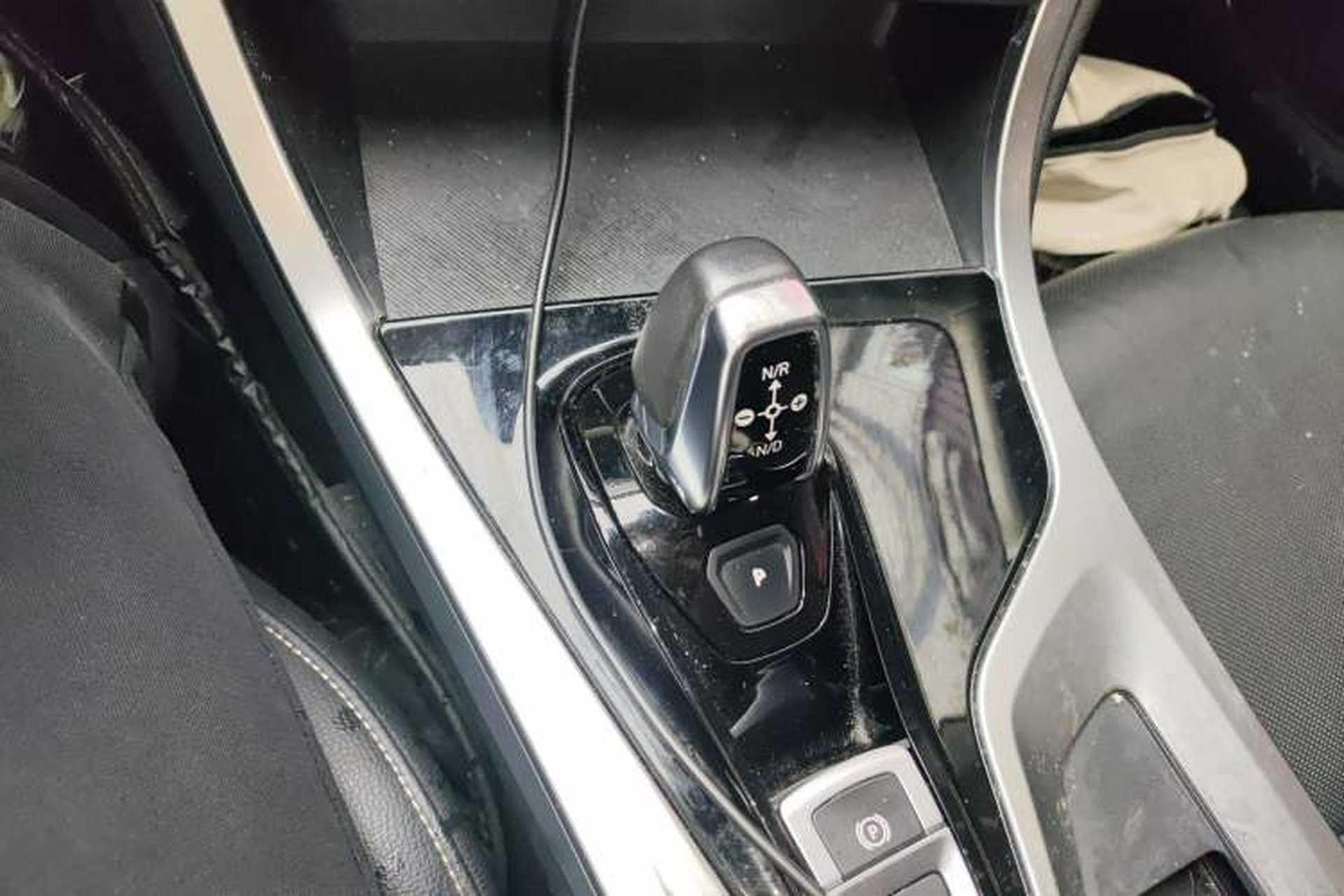 Used Lynk & Co 01 2019 2.0T Two-Wheel-Drive Pro Version China VI Standard Gear Lever