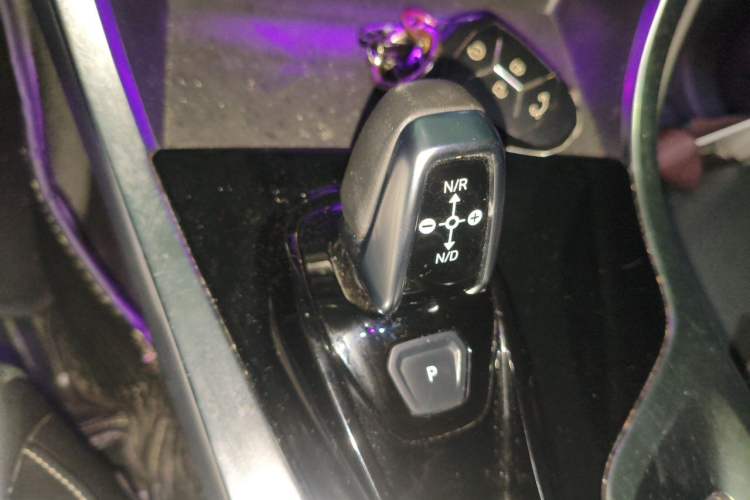 Used Lynk & Co 01 2019 2.0T Two-Wheel-Drive Pro Version China VI Standard Gear Lever