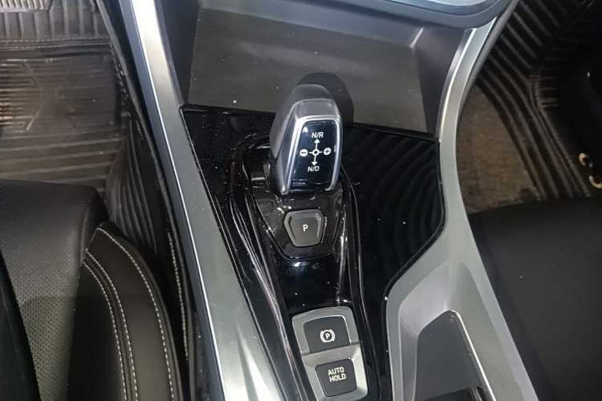 Used Lynk & Co 01 2019 2.0T Two-Wheel-Drive Pro Version China VI Standard Gear Lever