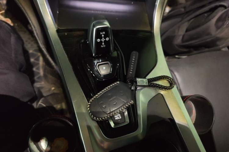 Used Lynk & Co 01 2019 2.0T Two-Wheel-Drive Pro Version China VI Standard Gear Lever
