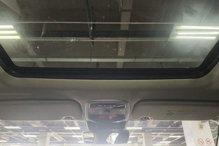 Used Lynk & Co 01 2019 2.0T Two-Wheel-Drive Pro Version China VI Standard Headliner