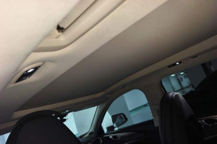 Used Lynk & Co 01 2019 2.0T Two-Wheel-Drive Pro Version China VI Standard Headliner